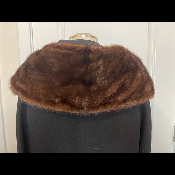 Black Vintage Deardon Coat with mink collar - Picture 6 of 9